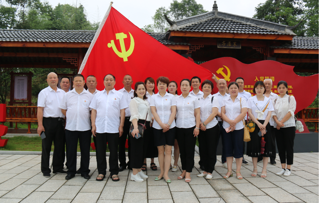 常德市湘北汽車運(yùn)輸有限公司,常德包車客運(yùn),常德旅游服務(wù),校車服務(wù)