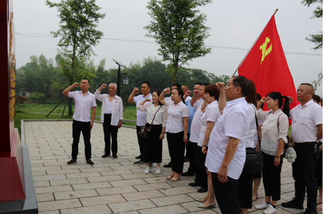 常德市湘北汽車運(yùn)輸有限公司,常德包車客運(yùn),常德旅游服務(wù),校車服務(wù)